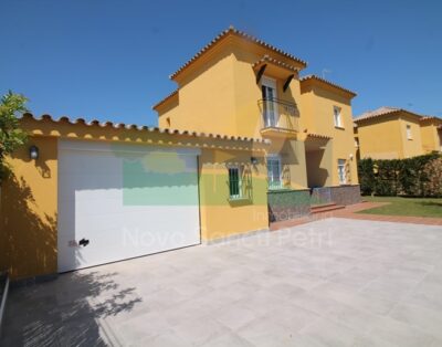 Chalet independiente en Villas de la Loma de Sancti Petri