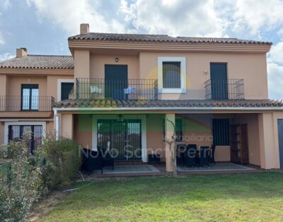 Pareado en el Balcón del Novo